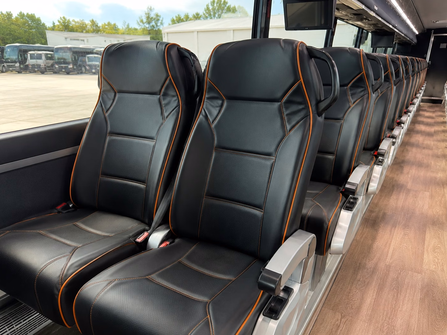 charter buses for large round rock prom groups traveling together